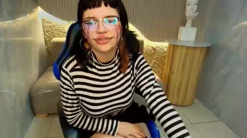 lilibeth_r online show from October 2025 01:20:01 AM
