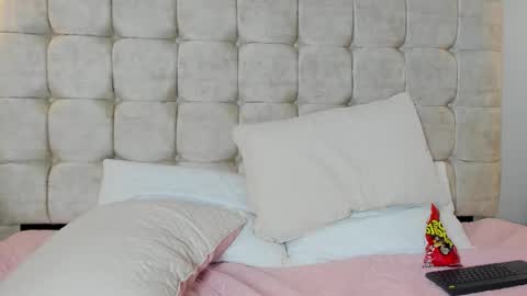  Lilie  online show from December 2025 11:25:02 PM