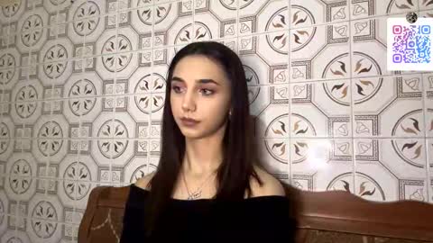 Lina online show from November 2025 10:24:01 PM