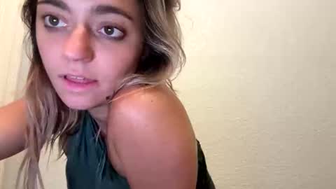 lilith_luv444 online show from May 2026 06:08:01 AM
