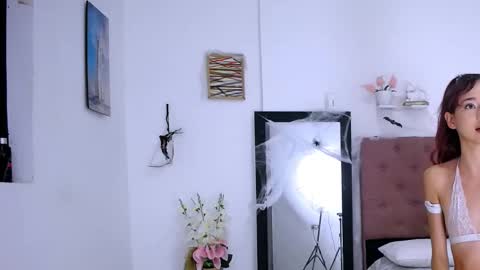 Lilith online show from November 2025 05:03:02 PM