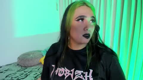 Lilith online show from December 2025 04:32:01 AM