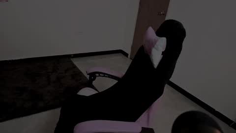 Lilith online show from November 2025 01:11:02 PM