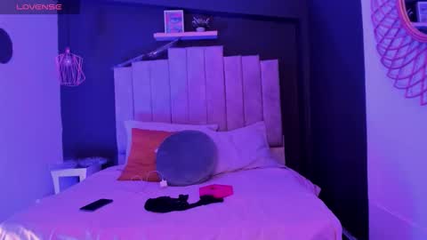 Lili  online show from January 2026 07:17:02 PM