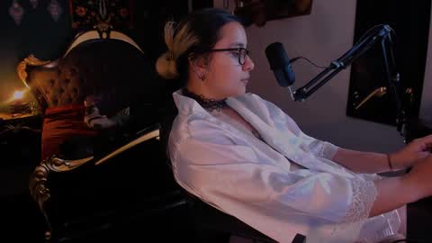 lilithmystic01 online show from January 2025 04:44:01 PM