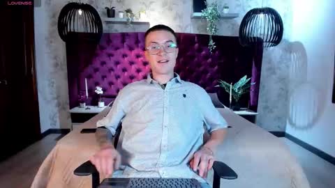 Lil James online show from November 2025 06:07:01 PM