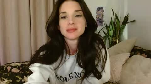 Snapshot of lillian_rose chatting on October 2025 03:14:02 AM Lillian Rose online show from October 2025 03:14:02 AM