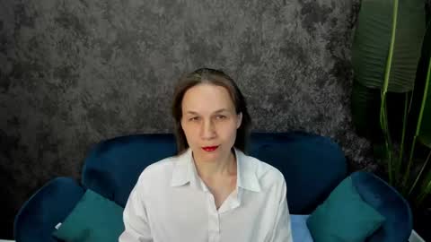 lillian_white1 online show from March 2025 02:10:02 PM