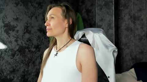 Snapshot of lillian_white1 chatting on May 2026 01:13:02 AM lillian_white1 online show from May 2026 01:13:02 AM