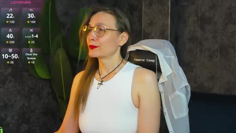 Snapshot of lillian_white1 chatting on May 2026 12:41:02 AM lillian_white1 online show from May 2026 12:41:02 AM