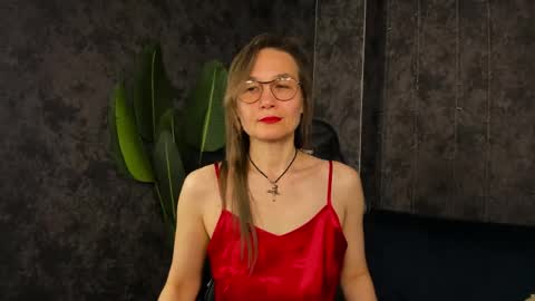 Snapshot of lillian_white1 chatting on May 2026 11:46:02 PM lillian_white1 online show from May 2026 11:46:02 PM