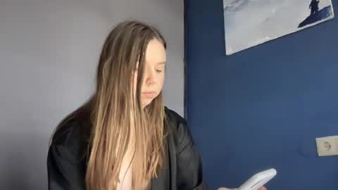 Snapshot of lillianx9zbld chatting on October 2025 10:25:01 AM Lily online show from October 2025 10:25:01 AM