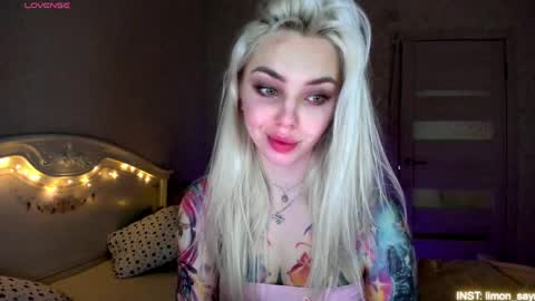 LilliMoore online show from May 2026 11:24:01 PM