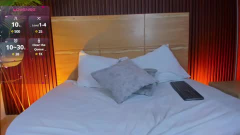 L I L L Y online show from March 2025 02:29:01 PM