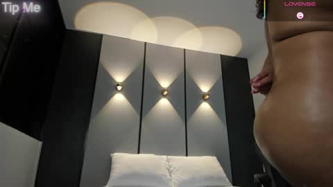 L I L L Y online show from September 2025 12:43:01 AM