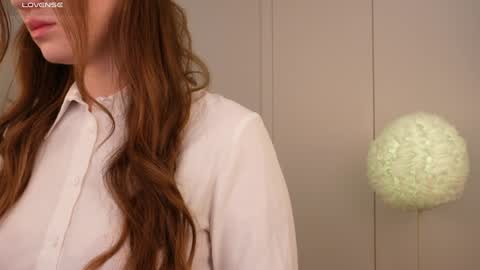 Snapshot of lilly_colins chatting on January 2025 03:29:02 PM Lilly Colins online show from January 2025 03:29:02 PM