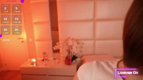 Snapshot of lilly_colins chatting on October 2025 07:10:02 PM Lilly Colins online show from October 2025 07:10:02 PM