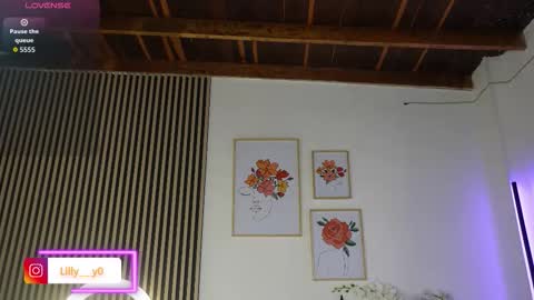 Sofia online show from November 2025 12:44:02 PM