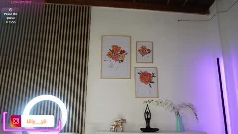 Sofia online show from November 2025 12:38:02 PM