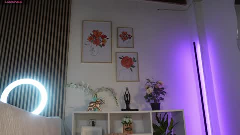 Snapshot of lilly_dollss chatting on May 2026 01:37:01 PM Sofia online show from May 2026 01:37:01 PM