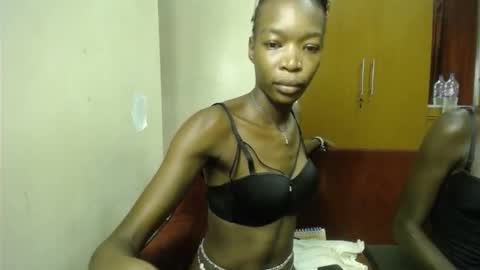 Snapshot of lilly_freak chatting on March 2026 07:42:02 PM Des online show from March 2026 07:42:02 PM