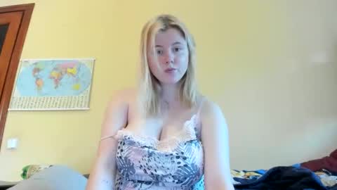 Lilly Depp online show from October 2025 11:30:02 AM