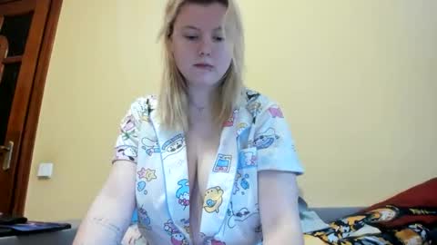 Lilly Depp online show from November 2025 12:05:02 PM