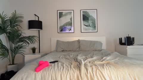 Snapshot of lilpinkbean chatting on February 2026 02:16:02 PM Ava online show from February 2026 02:16:02 PM