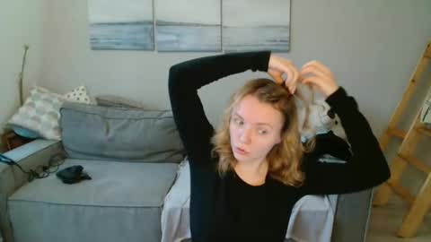 Lily dollyx online show from December 2025 11:26:02 AM