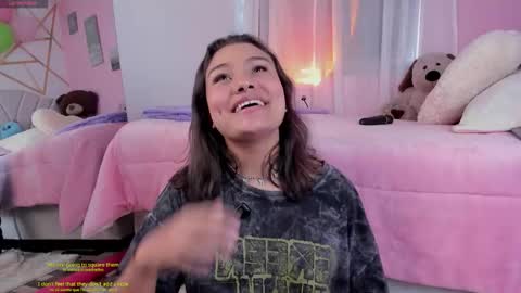 Snapshot of lily_fox1 chatting on September 2025 08:12:02 PM Lily online show from September 2025 08:12:02 PM