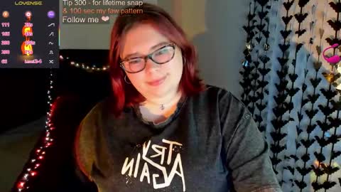 Elina  online show from October 2025 10:30:01 PM