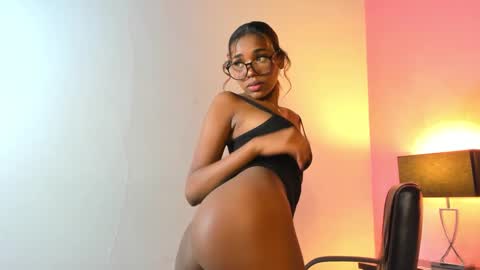 Lily Miiller online show from February 2025 08:05:02 PM