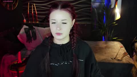 Snapshot of lily_moonlight chatting on October 2025 07:41:02 AM Lily online show from October 2025 07:41:02 AM