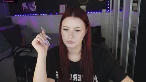 Snapshot of lily_moonlight chatting on November 2025 07:09:01 AM Lily online show from November 2025 07:09:01 AM