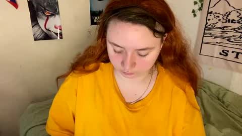 Snapshot of lily_shamy chatting on December 2024 10:00:02 AM Alice online show from December 2024 10:00:02 AM