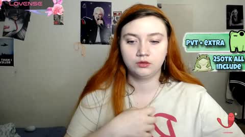 Snapshot of lily_shamy chatting on February 2025 02:45:02 PM Alice online show from February 2025 02:45:02 PM