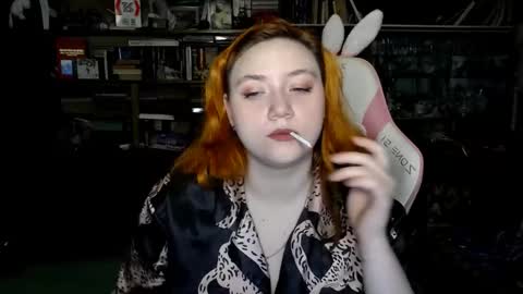 Snapshot of lily_shamy chatting on October 2025 04:40:01 PM Alice online show from October 2025 04:40:01 PM