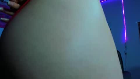 Snapshot of lily_stone04 chatting on December 2025 06:52:02 AM lily_stone04 online show from December 2025 06:52:02 AM