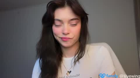 Lily   online show from January 2025 05:35:01 PM