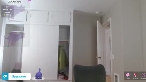 Lily Grace online show from October 2025 08:10:01 PM