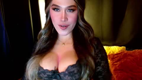 Snapshot of lilymonstercock chatting on January 2025 11:18:02 PM IM YOUR TRUE GODESS Lilymonstercock online show from January 2025 11:18:02 PM