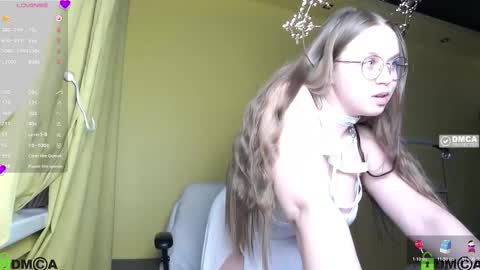 Lily online show from October 2025 02:07:02 PM