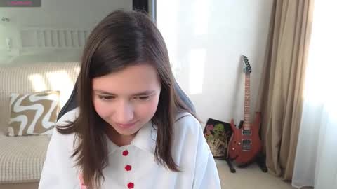 Lina online show from September 2025 11:15:01 AM