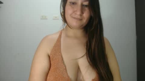 Snapshot of lina_playful chatting on February 2026 01:27:02 PM iiisabella online show from February 2026 01:27:02 PM