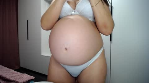 Snapshot of linasparks chatting on December 2024 06:38:02 PM Lina Sparks online show from December 2024 06:38:02 PM