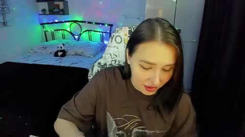 Snapshot of linatruly chatting on November 2025 08:43:01 PM Lina online show from November 2025 08:43:01 PM