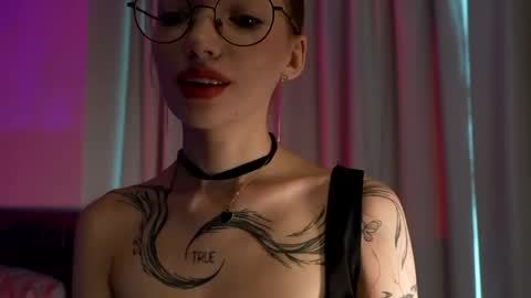 Snapshot of linavelle chatting on May 2026 01:23:02 AM LinaVelle online show from May 2026 01:23:02 AM