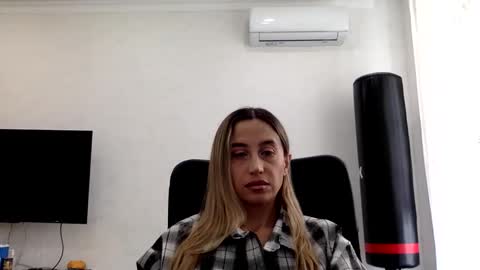 linavora online show from February 2026 12:00:01 PM