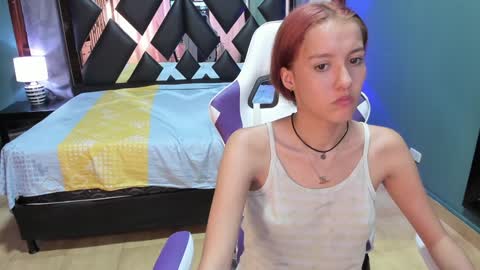 Snapshot of linda4petite chatting on December 2024 09:37:01 PM Linda online show from December 2024 09:37:01 PM