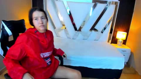 Snapshot of linda4petite chatting on October 2025 12:59:01 PM Linda online show from October 2025 12:59:01 PM